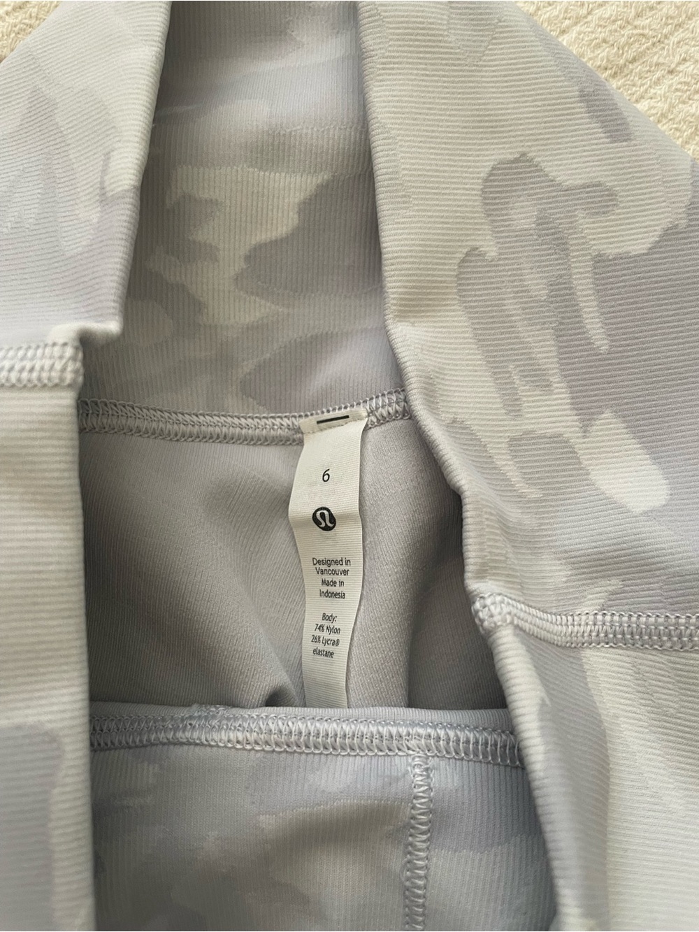 Lululemon High-Waist Grey Camo Women’s Bike Shorts - Picture 2 of 3